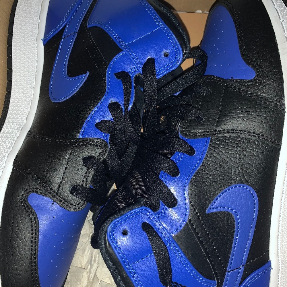 Air Jordan 1 Mid Black/Hyper Royal-White Noir/Blanc/Royal Hyper  size 6Y